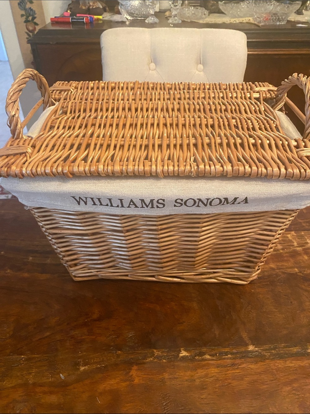 EUC Williams Sonoma Lined Wicker Basket with Lid and Handles